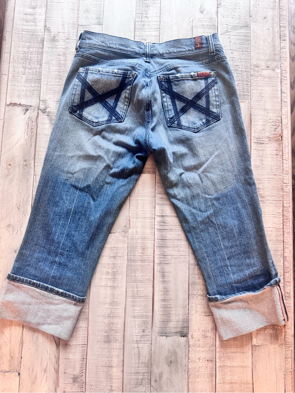 7 For All Mankind Mid-Rise Cropped Jeans in Blue Wash
